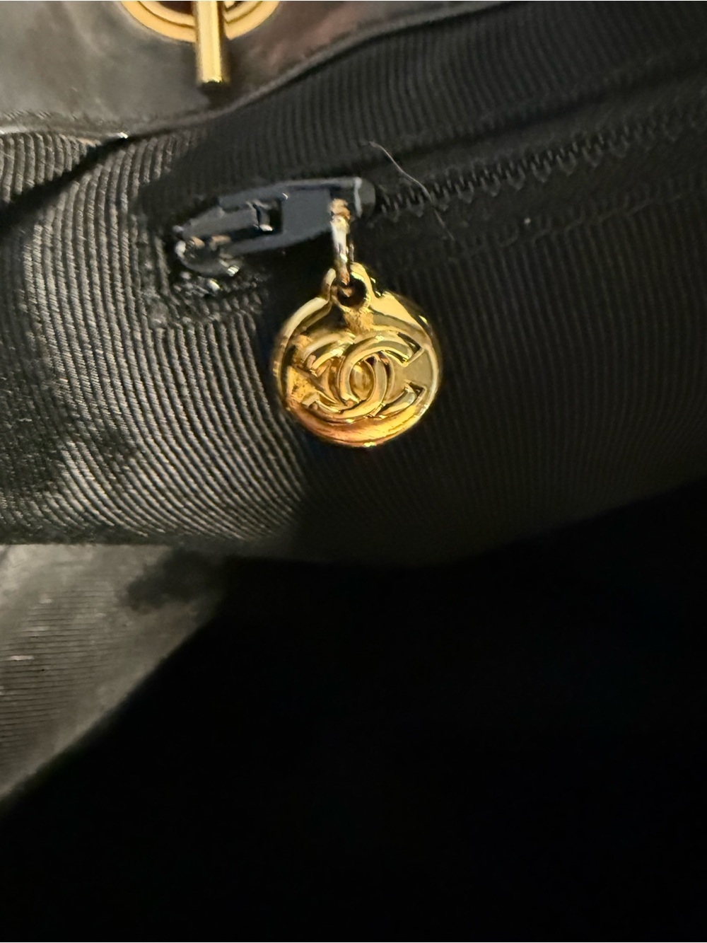 Authentic Vintage Chanel dome shoulder bag - Picture 7 of 14